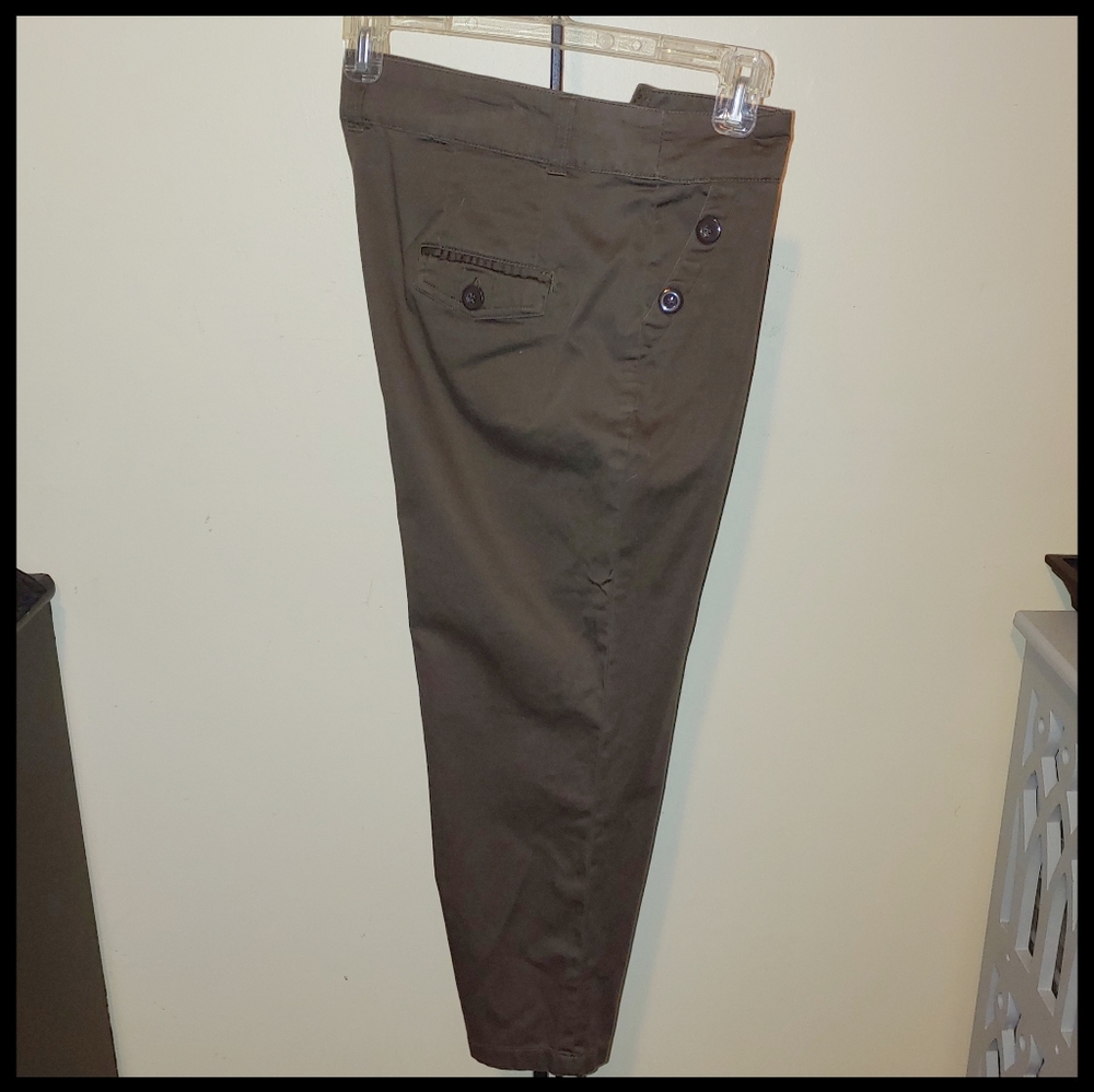 Larry Levine Woman Stretch Capris 10 - Picture 2 of 4